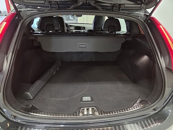 Volvo V60 Cross Country 8 of 10