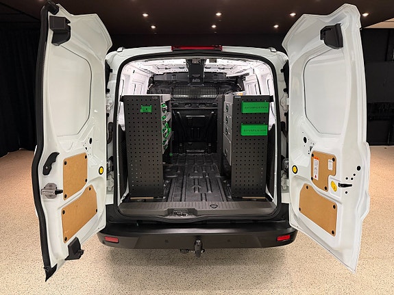 Ford Transit Connect 8 of 16