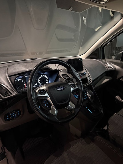 Ford Transit Connect 14 of 16