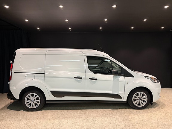 Ford Transit Connect 6 of 16