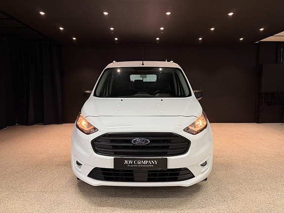 Ford Transit Connect 2 of 16