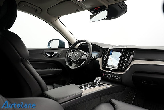 Volvo XC60 15 of 30