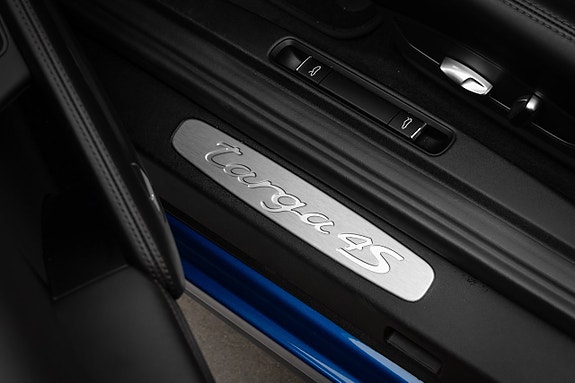 Porsche 911 19 of 30