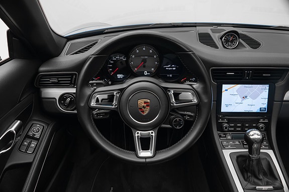 Porsche 911 12 of 30