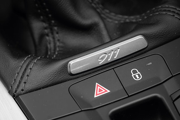 Porsche 911 15 of 30