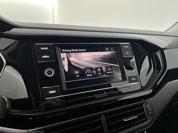 Volkswagen T-Cross 11 of 25