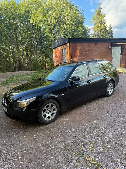 BMW 523i 6 of 9
