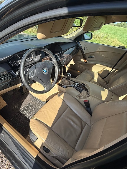BMW 523i 8 of 9