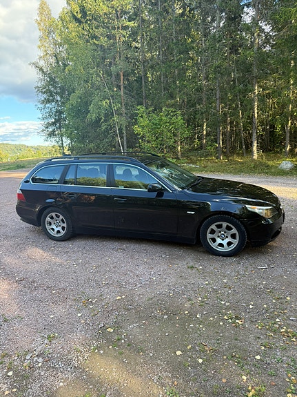 BMW 523i 2 of 9