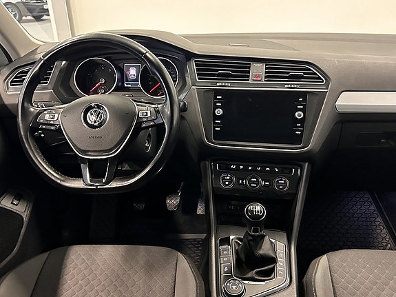Volkswagen Tiguan 12 of 22