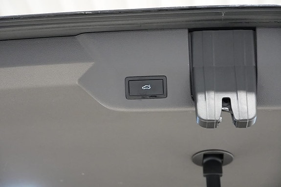 Volkswagen Multivan 14 of 27
