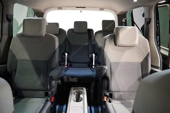 Volkswagen Multivan 10 of 27