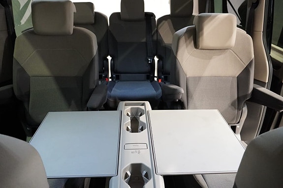 Volkswagen Multivan 11 of 27