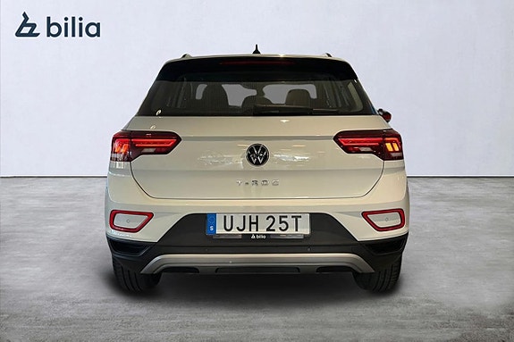 Volkswagen T-Roc 8 of 21