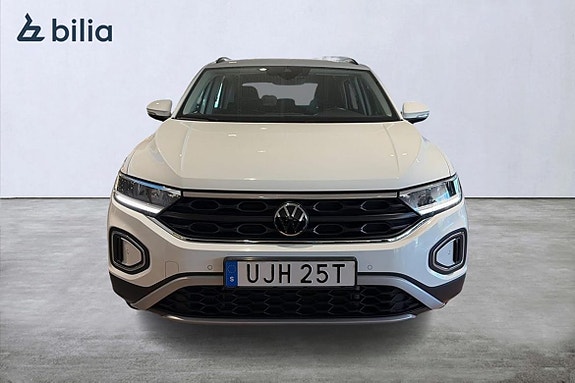 Volkswagen T-Roc 3 of 21