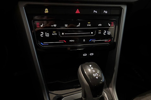 Volkswagen T-Roc 12 of 21