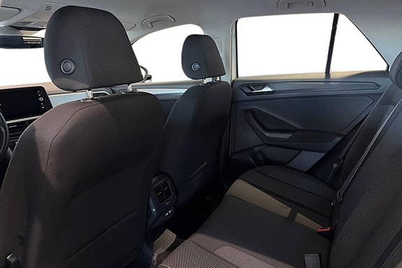 Volkswagen T-Roc 18 of 21
