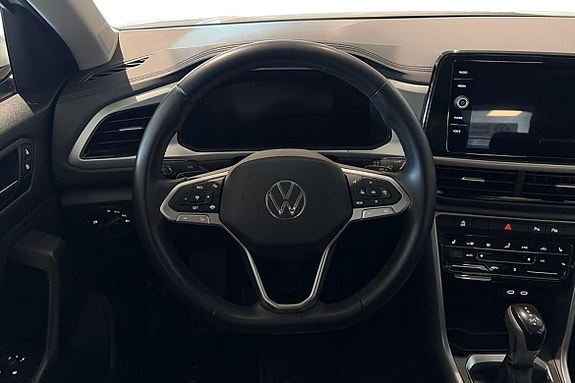 Volkswagen T-Roc 13 of 21