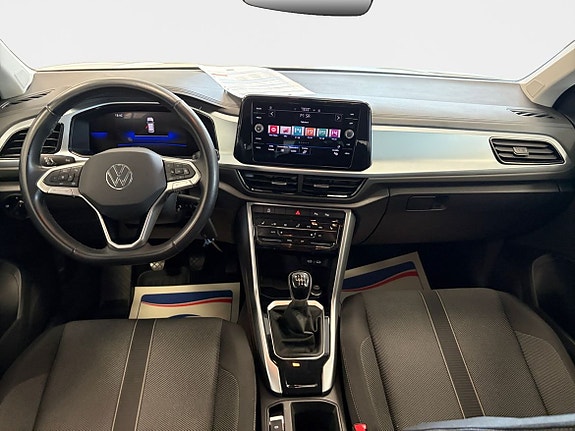 Volkswagen T-Roc 10 of 15