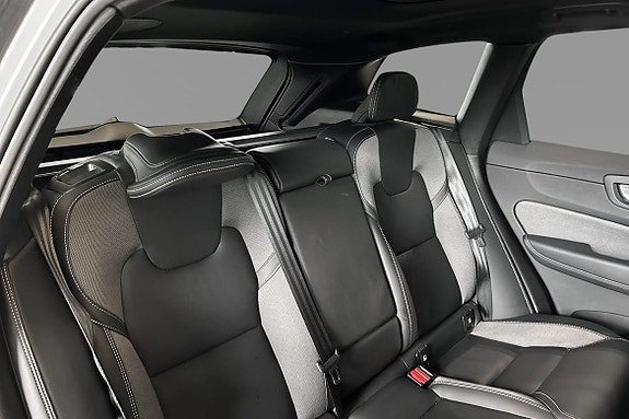 Volvo XC60 11 of 27