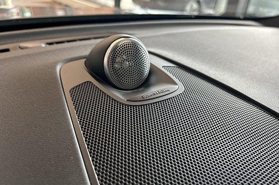 Volvo XC60 23 of 27