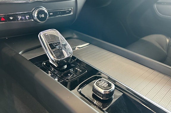 Volvo XC60 17 of 27