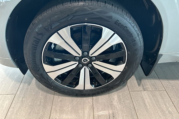 Volvo XC60 12 of 27