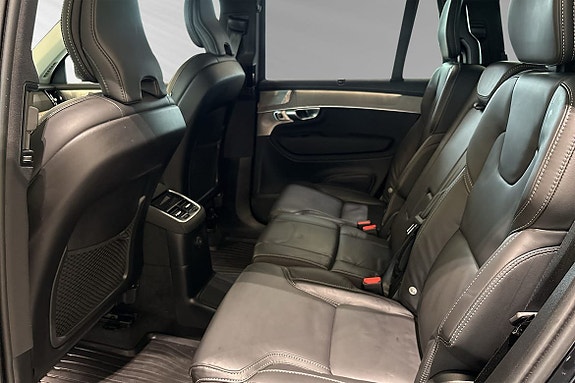 Volvo XC90 8 of 30