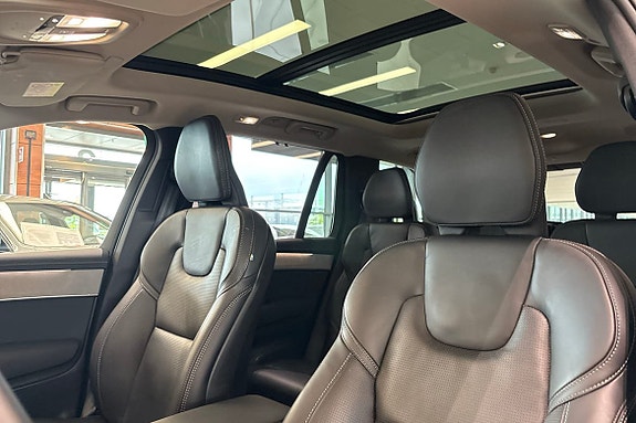 Volvo XC90 20 of 30