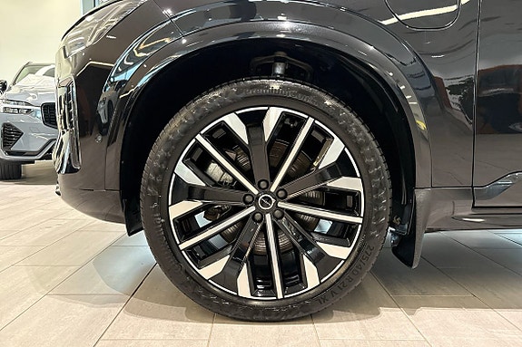 Volvo XC90 19 of 30