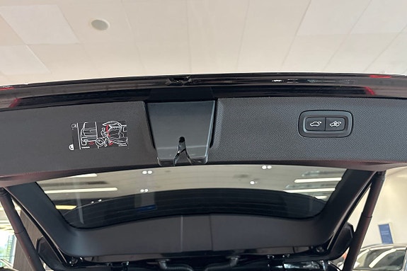 Volvo XC90 15 of 30