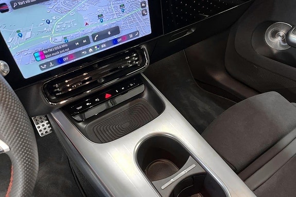 Mercedes-Benz CLA350 12 of 24