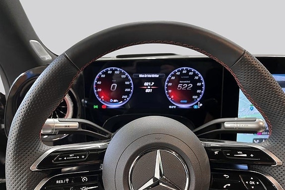 Mercedes-Benz CLA350 10 of 24