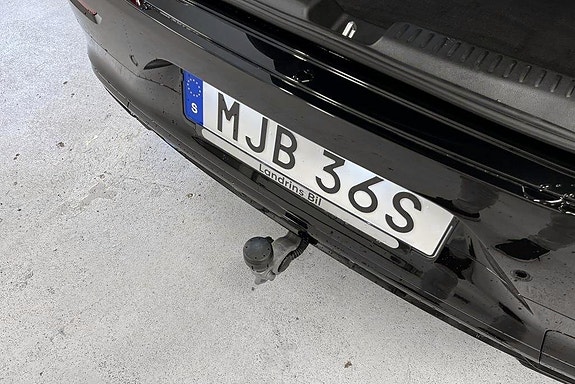 Mercedes-Benz CLA350 15 of 24