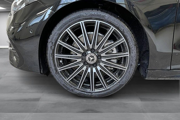 Mercedes-Benz CLA350 23 of 24