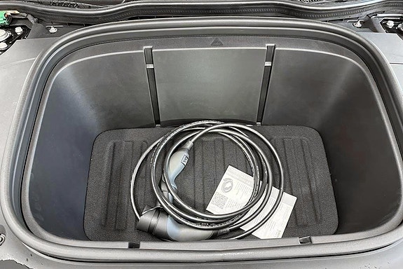 Mercedes-Benz CLA350 24 of 24