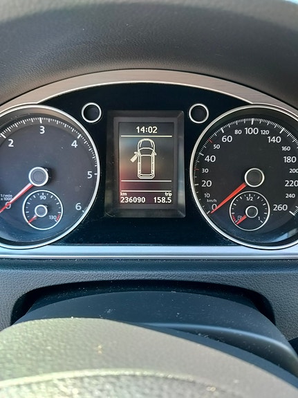 Volkswagen Passat Alltrack 4 of 6