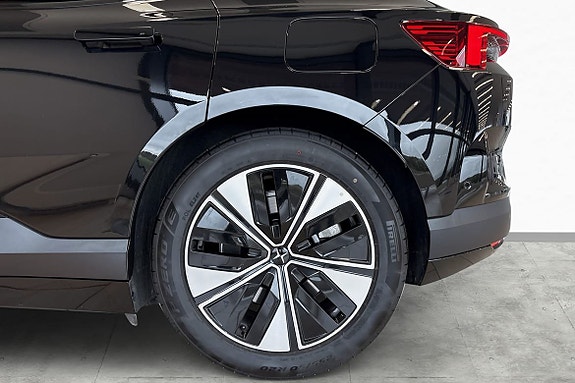 Polestar 4 5 of 27