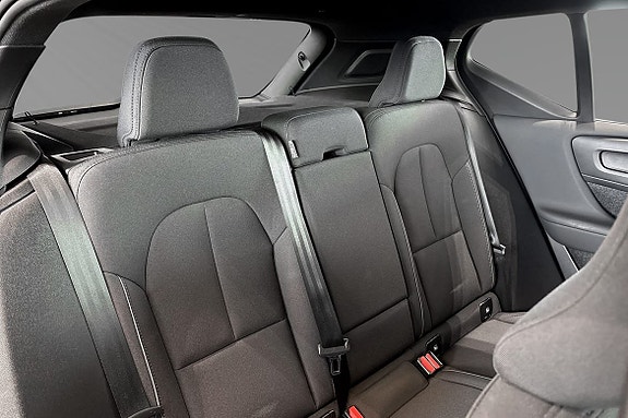 Volvo XC40 11 of 26