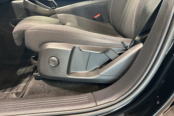 Volvo XC40 18 of 26