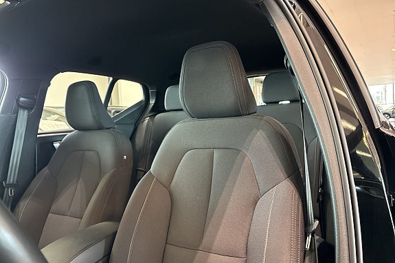 Volvo XC40 16 of 26
