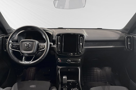 Volvo XC40 9 of 26