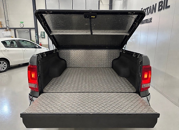 Volkswagen Amarok 25 of 26