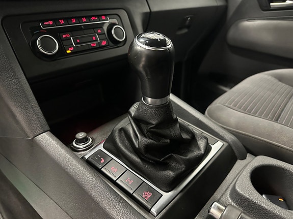Volkswagen Amarok 12 of 26