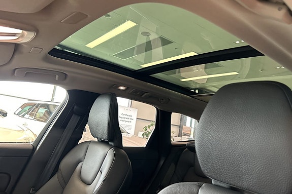 Volvo XC60 24 of 26