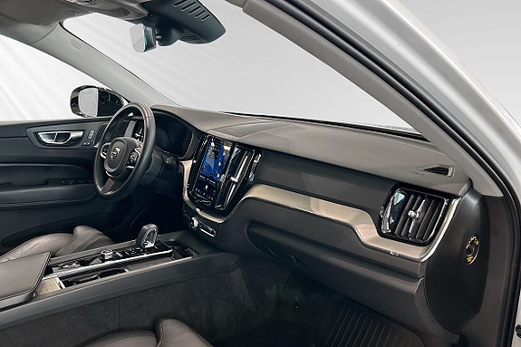 Volvo XC60 10 of 26