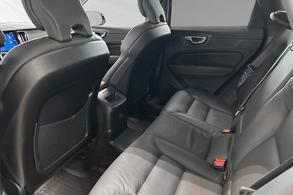 Volvo XC60 8 of 26