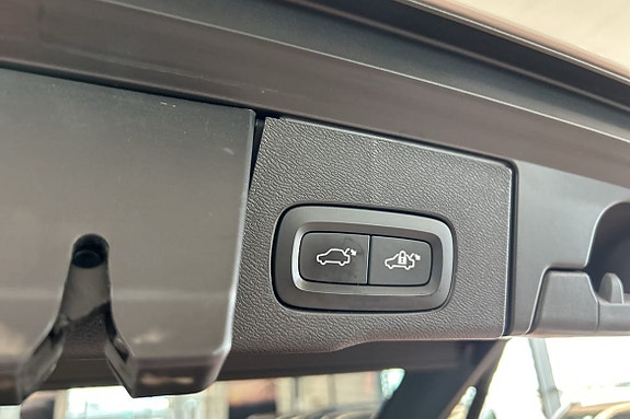 Volvo XC60 14 of 26