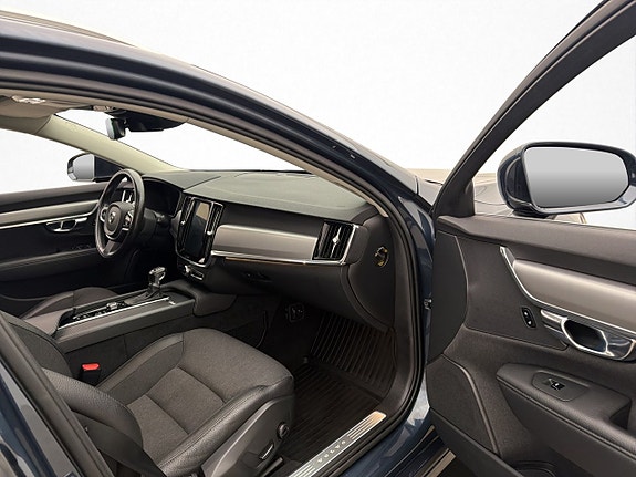 Volvo V90 26 of 30
