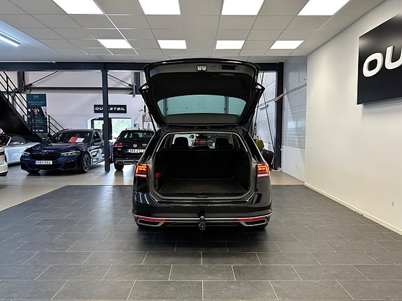 Volkswagen Passat 7 of 30